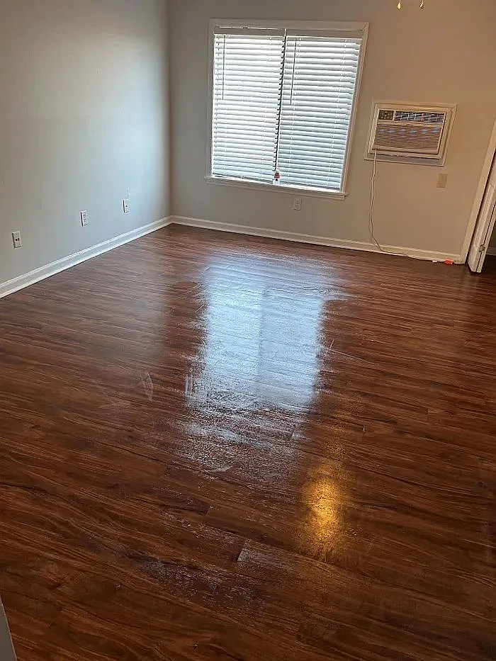 Studio, 1.0 bath, $650 — Photo 2