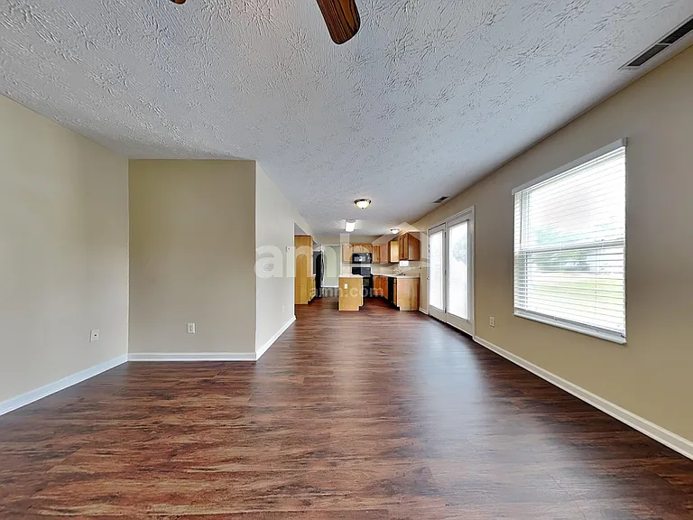 1291 Shannon Ln — Photo 7
