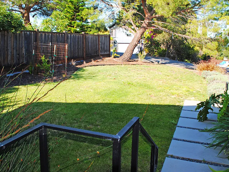 391 Summit Dr — Photo 20