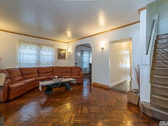 3rd image of 16606 116th Ave