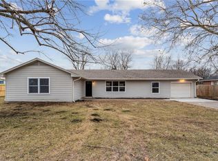 453 W 1st St, Peculiar, MO 64078