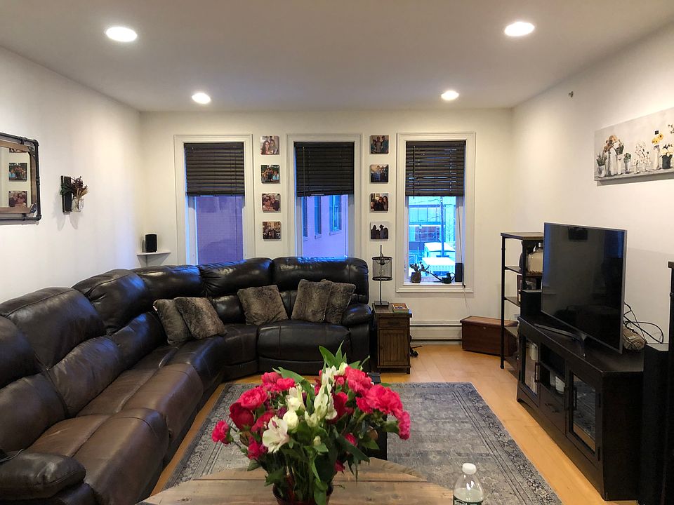 1st image of 110 Tidewater St APT 2A