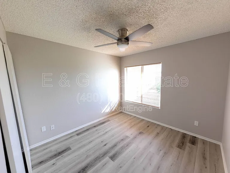 10713 W Campbell Ave — Photo 20