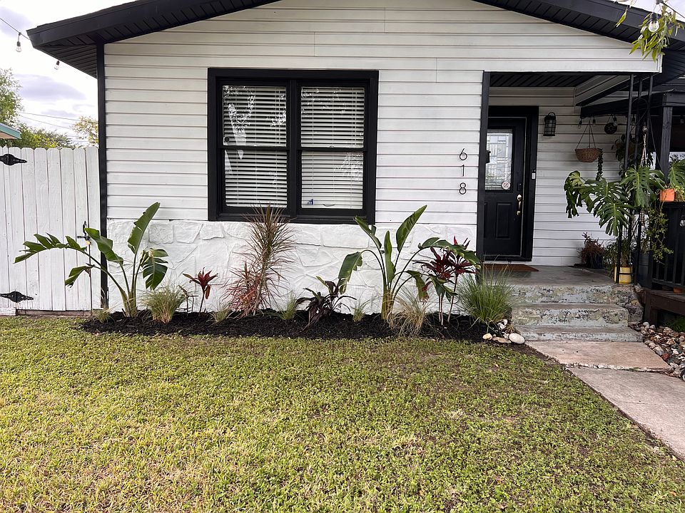 618 Front of House Landscaped
