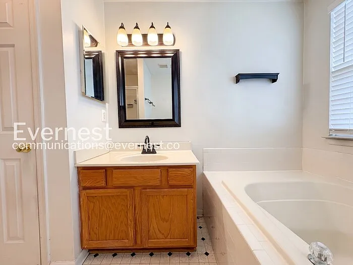 6504 Tapwood Ct — Photo 10