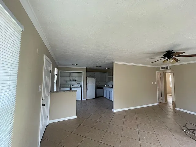 3706 Forestwood Dr #D — Photo 3