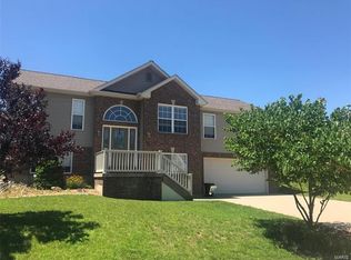 3004 Thoroughbred Dr, Washington, MO 63090