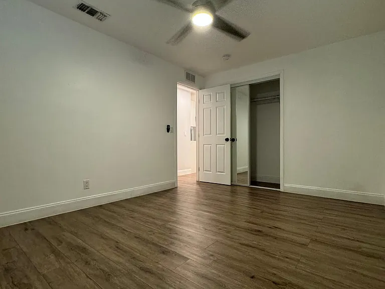 9422 SW 51st St #1-2 — Photo 19