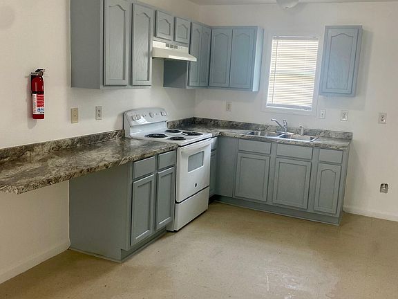 5th image of 608 W Cherry St