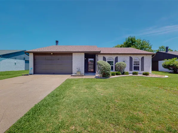 6632 Dewsbury St, North Richland Hills, TX 76182