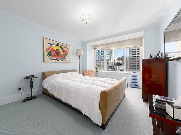 5th image of 117 E 57th St APT 20A