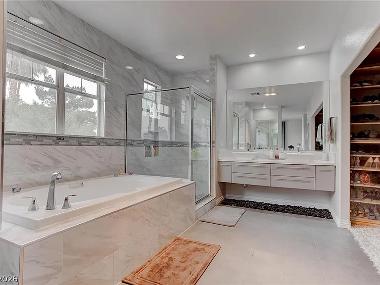 2500 Hacker Dr — Photo 29