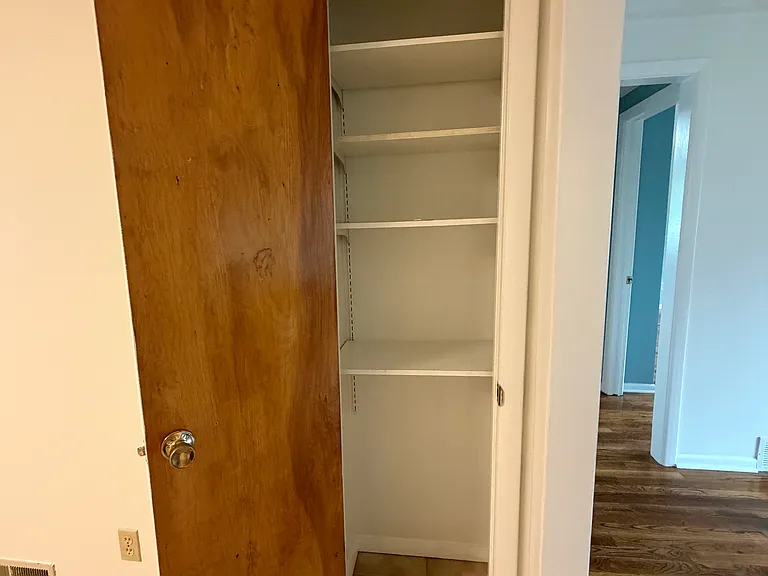 50 Lincoln Ave #1-R — Photo 6