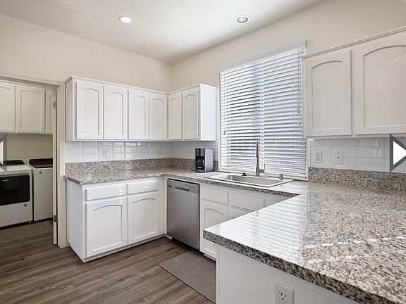 5th image of 7513 N Trellis Cir