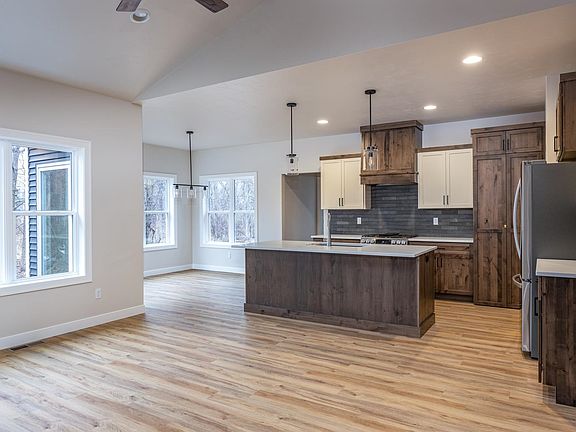 5th image of N3937 Wettering Way