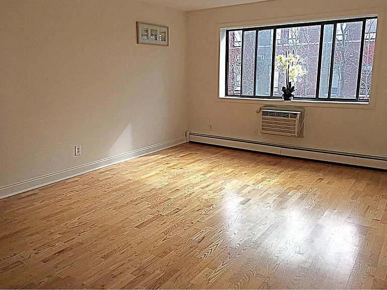 41 Walnut St #46 — Photo 1