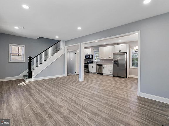 5th image of 6105 43rd Ave