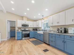 190 Little John Ln, Westlake Village, CA 91361