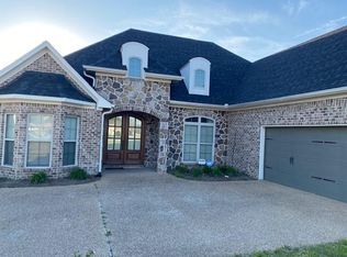 3 Caroline Cv, Cleveland, MS 38732