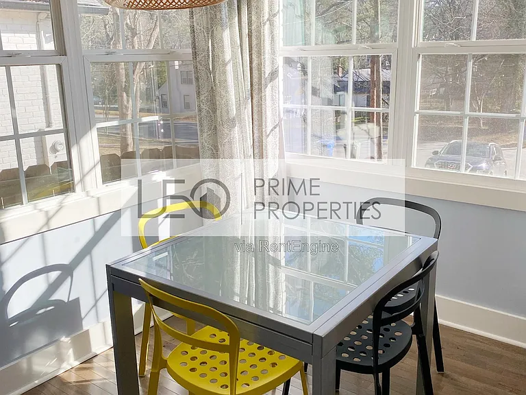 1927 S Gordon St SW — Photo 15