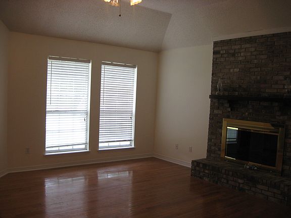 3rd image of 13301 Hollow Oak Ln