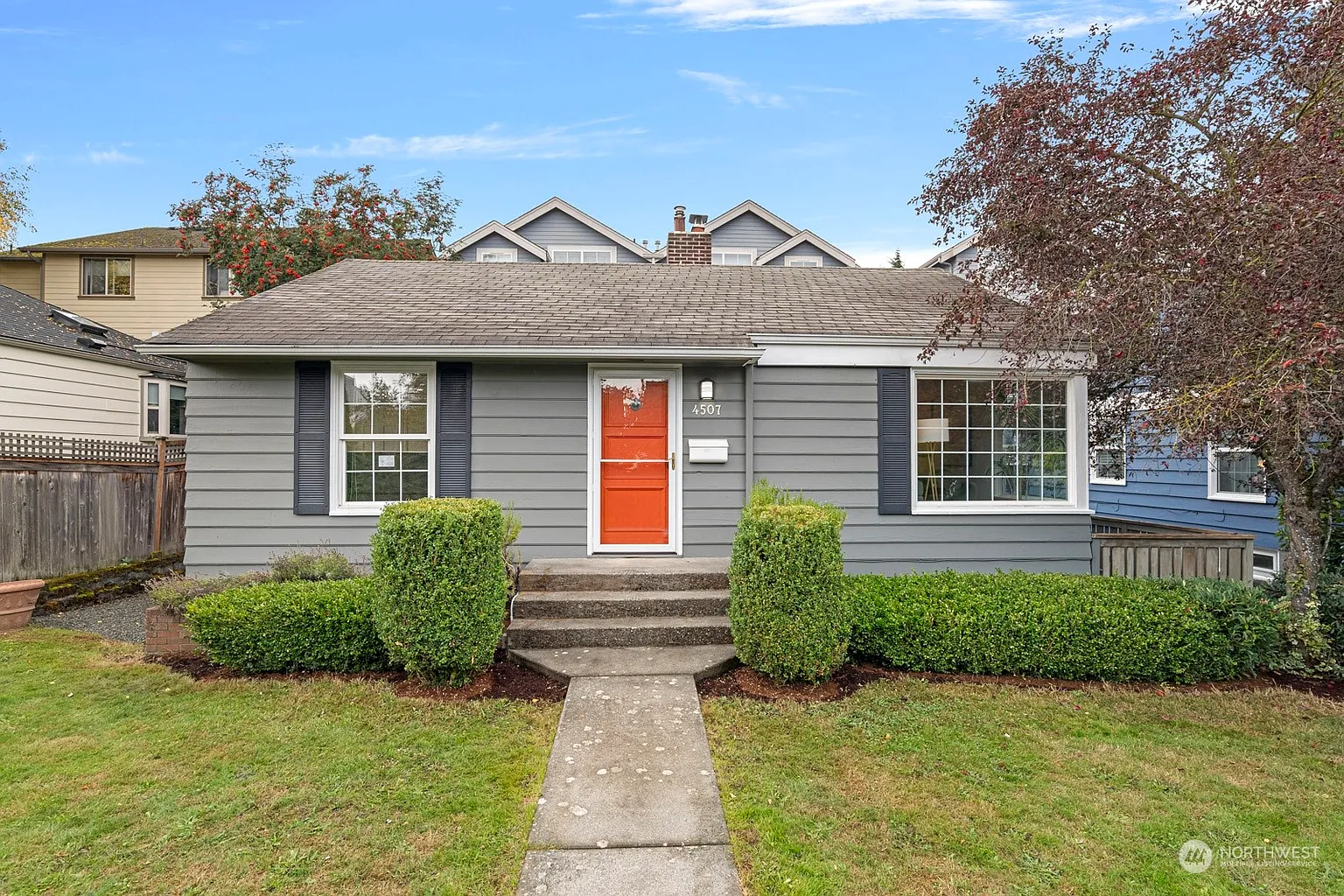 4507 40th Avenue SW photo 1