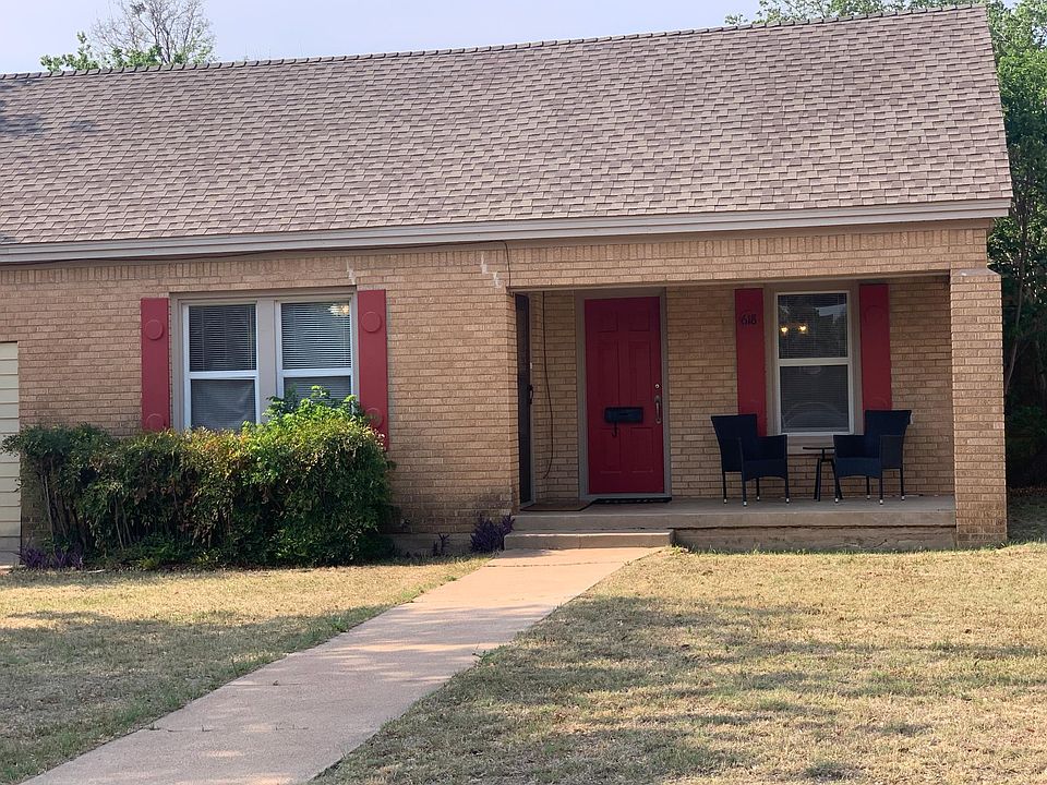 1st image of 618 College Dr