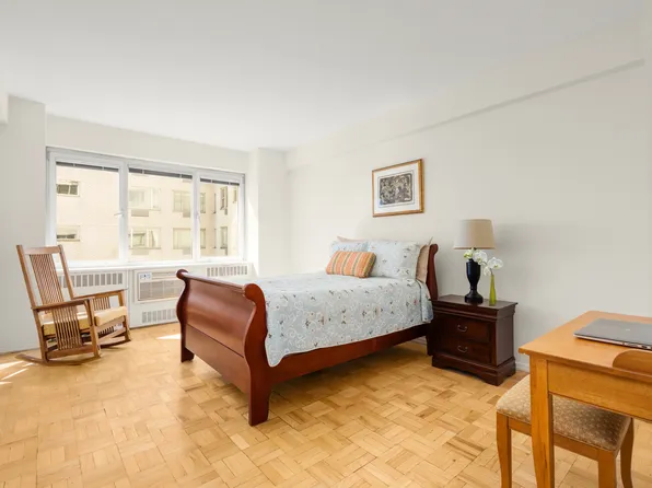 45 Sutton Place image 28 of 43