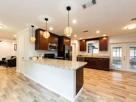 4th image of 3145 Purdom Dr
