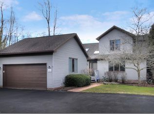 603 Magnolia Ln, Chagrin Falls, OH 44023