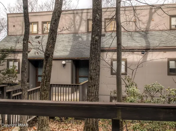 122 Cross Country Ln, Tannersville, PA 18372