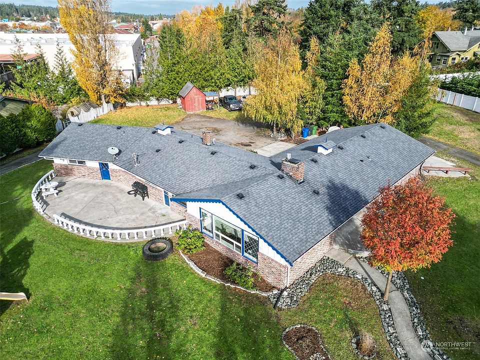 1st image of 730 SE Castle Park Court