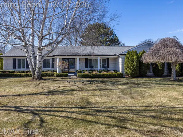 38621 Santa Barbara St, Clinton Township, MI 48036