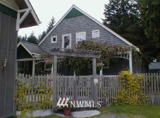 9301 Mandus Olson Rd NE, Bainbridge Island, WA 98110