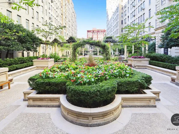 350 West 57th Street image 12 of 18