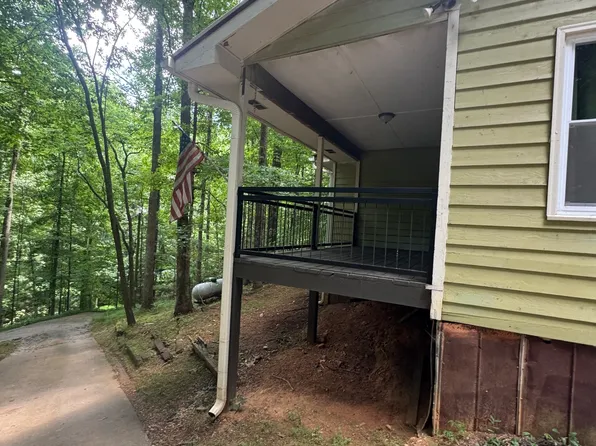195 Chestatee Dr, Dahlonega, GA 30533