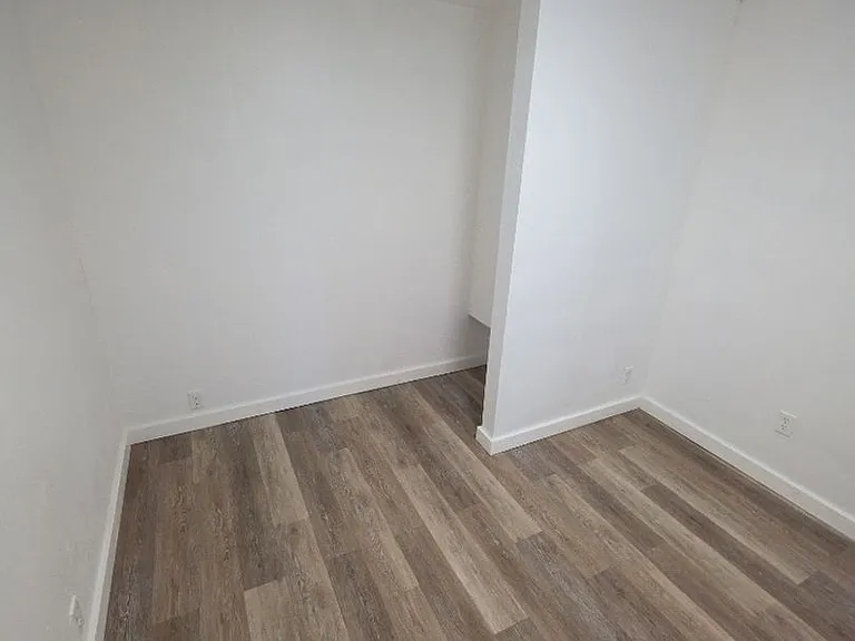 13451 Lakeshore Dr — Photo 15