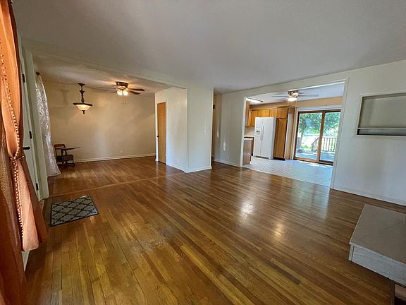 4th image of 1106 Windsor Dr