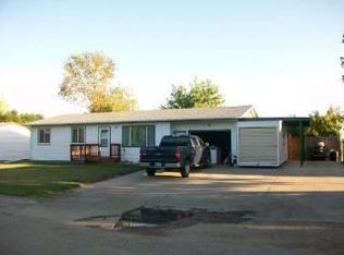 1419 S Blossom Dr, Menoken, ND 58558