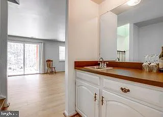 8931 Park Forest Dr — Photo 40