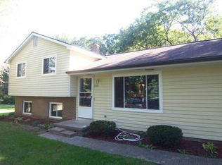 3501 Mandry Dr, Howell, MI 48843