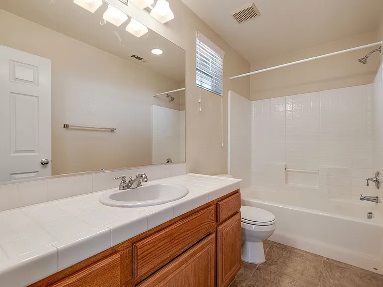 33871 Calafia St — Photo 17