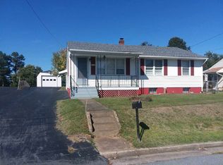 319 Sharon Ln, Staunton, VA 24401
