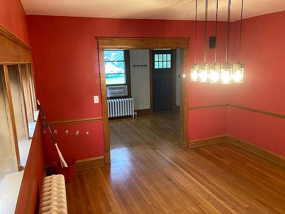 3rd image of 311 Beverly Pl Floor 1