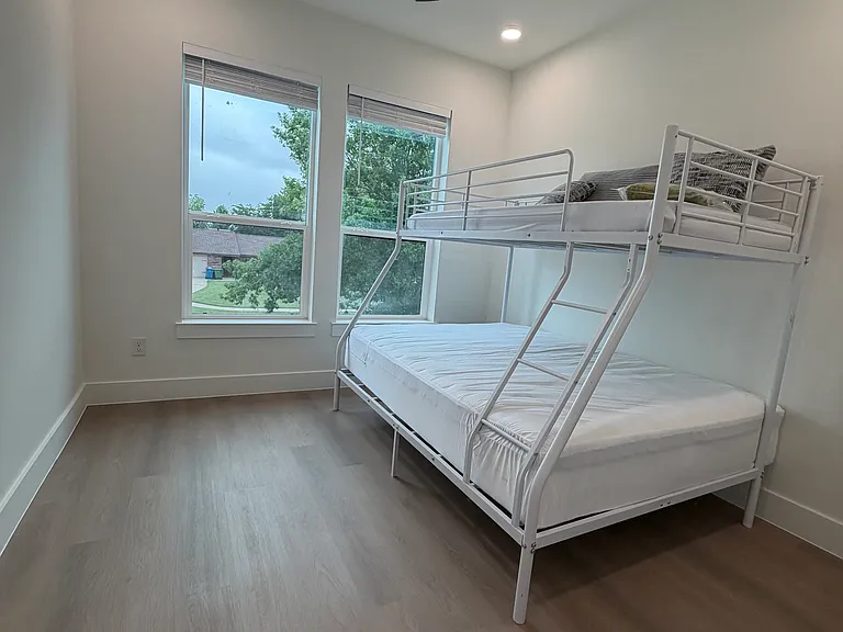 5200 Gibson Dr — Photo 17