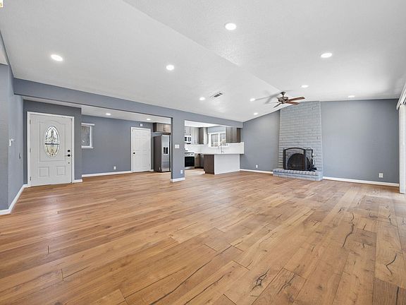 4th image of 1055 Fox Meadow Way