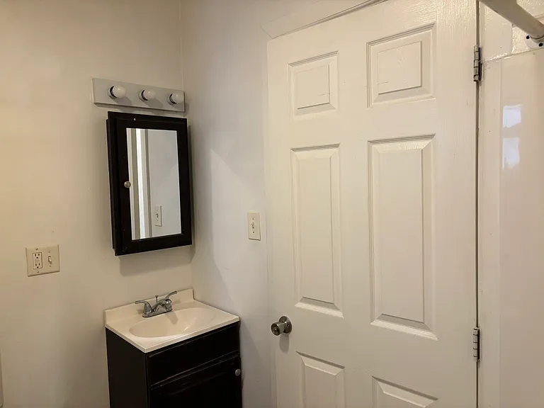 885 Belmont Ave — Photo 16