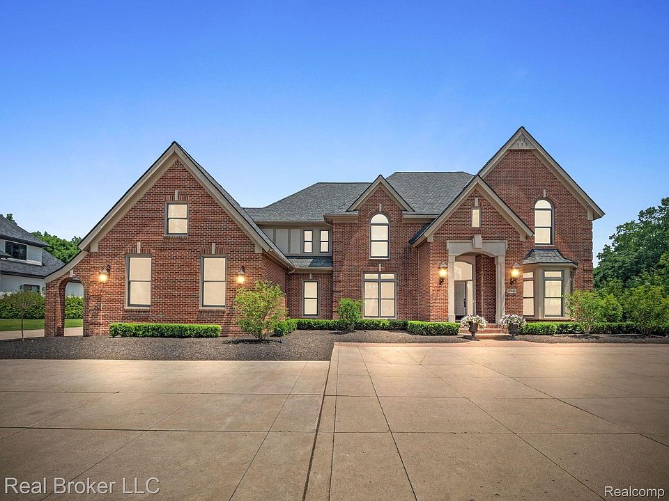 1st image of 20880 Turnberry Blvd