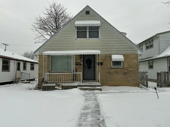 5666 North 97th STREET #5668, Milwaukee, WI 53225