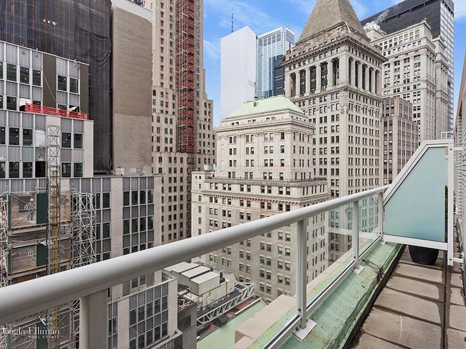 1st image of 15 Broad St APT 2320